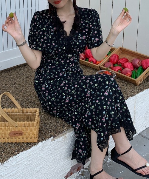 YUGA(ユーガ)の「YUGA_YGMC Korean-style Floral print dress(ワンピース・レディース・ブラック・FREE)」の5枚目の写真