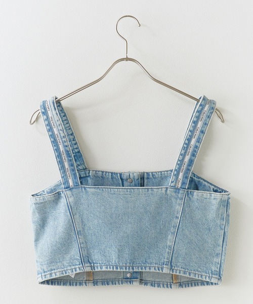 Calvin Klein（カルバン・クライン）の「Calvin Klein/カルバンクライン ビスチェ - デニムトラッカータンクビスチェ DENIM TRUCKER TANK FRESH WATER デニムビスチェ タンクトップ フロントボタン レディース 秋 秋服 2026年秋冬（キャミソール・レディース・ブルー・S/M）」の13枚目の写真