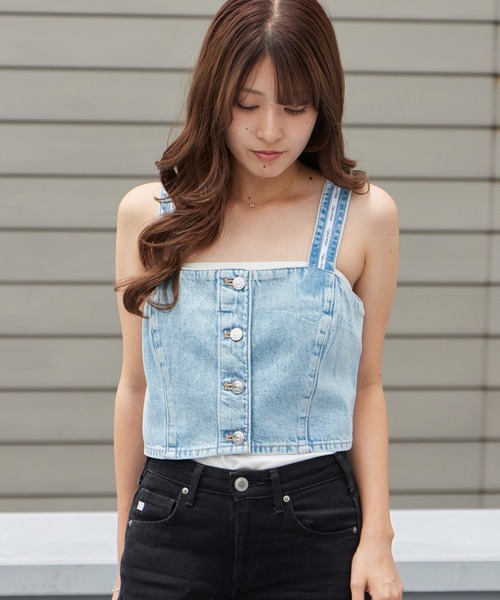 Calvin Klein（カルバン・クライン）の「Calvin Klein/カルバンクライン ビスチェ - デニムトラッカータンクビスチェ DENIM TRUCKER TANK FRESH WATER デニムビスチェ タンクトップ フロントボタン レディース 秋 秋服 2026年秋冬（キャミソール・レディース・ブルー・S/M）」の5枚目の写真