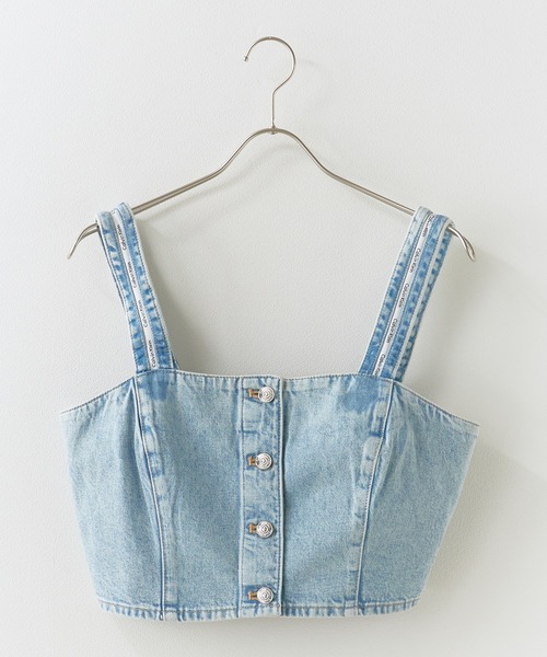 Calvin Klein（カルバン・クライン）の「Calvin Klein/カルバンクライン ビスチェ - デニムトラッカータンクビスチェ DENIM TRUCKER TANK FRESH WATER デニムビスチェ タンクトップ フロントボタン レディース 秋 秋服 2026年秋冬（キャミソール・レディース・ブルー・S/M）」の2枚目の写真