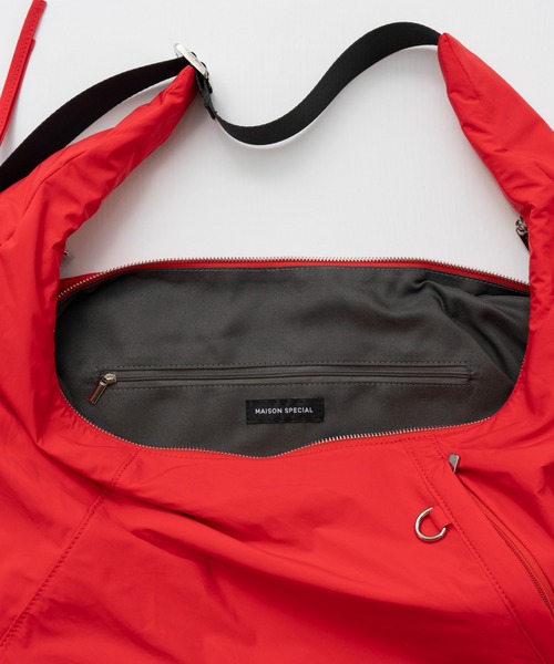 MAISON SPECIAL(メゾンスペシャル)の「【2026Autumn PRE-ORDER】Nylon Round Shoulder Bag/ナイロンラウンドショルダーバッグ(ショルダーバッグ・レディース・ブラック/レッド・FREE)」の14枚目の写真