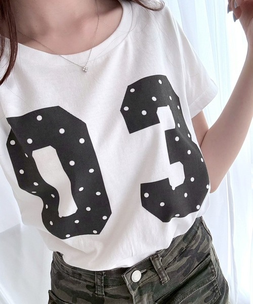 fiere(フィエール)の「Y2Kドットグラフィックナンバーショート丈半袖Tシャツ(Tシャツ/カットソー・レディース・ホワイト・WM)」の1枚目の写真