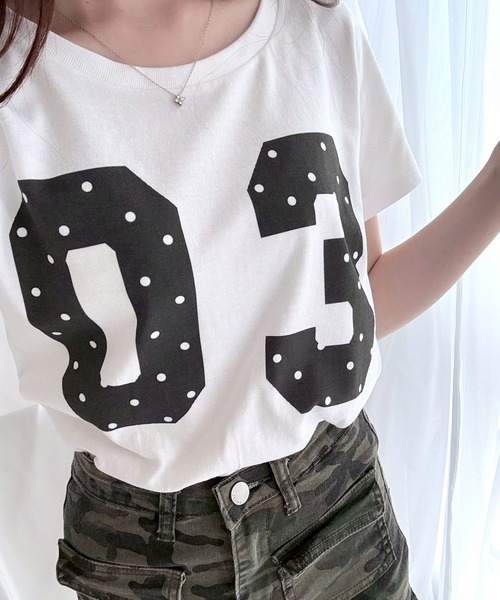 fiere(フィエール)の「Y2Kドットグラフィックナンバーショート丈半袖Tシャツ(Tシャツ/カットソー・レディース・ホワイト・WM)」の6枚目の写真