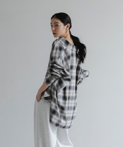 LOWRYS FARM(ローリーズファーム)の「オンブレチェックシャツ 824240(シャツ/ブラウス・レディース・ブルー系その他/ピンク系その他/グレー系その他/ボルドー・FREE)」の1枚目の写真