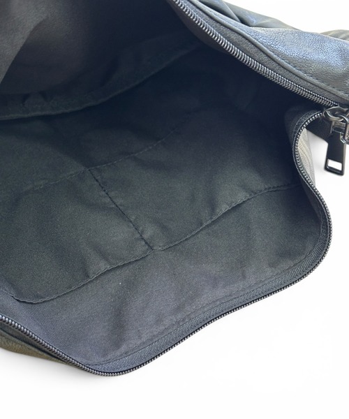 CHELSEA New York(チェルシーニューヨーク)の「ポーチツキPUショルダートートL(ショルダーバッグ・レディース・ブラック/ブラウン/アイボリー・FREE)」の4枚目の写真