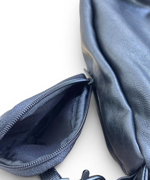 CHELSEA New York(チェルシーニューヨーク)の「ポーチツキPUショルダートートL(ショルダーバッグ・レディース・ブラック/ブラウン/アイボリー・FREE)」の5枚目の写真