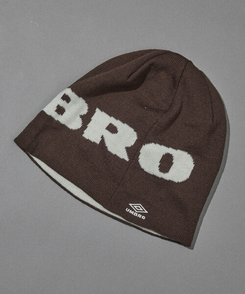 UMBRO(アンブロ)の「UMBRO/アンブロ SP JQ LOGO BEANIE/別注 ジャカード ロゴ ビーニー(ニットキャップ/ビーニー・メンズ・ホワイト/ブラック/ブラウン・ONE SIZE)」の3枚目の写真