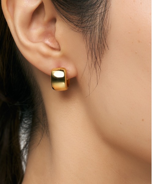 UNITED JEWELS-ef-(ユナイテッドジュエルズイフ)の「Band Hoop Mini Pierce(ピアス(両耳用)・レディース・イエローゴールド/シルバー・FREE)」の3枚目の写真