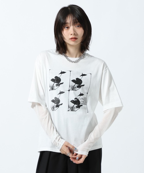 PAGEBOY(ページボーイ)の「フラワーフォトレイヤードロンT(Tシャツ/カットソー・レディース・オフホワイト/ブラック・FREE)」の1枚目の写真