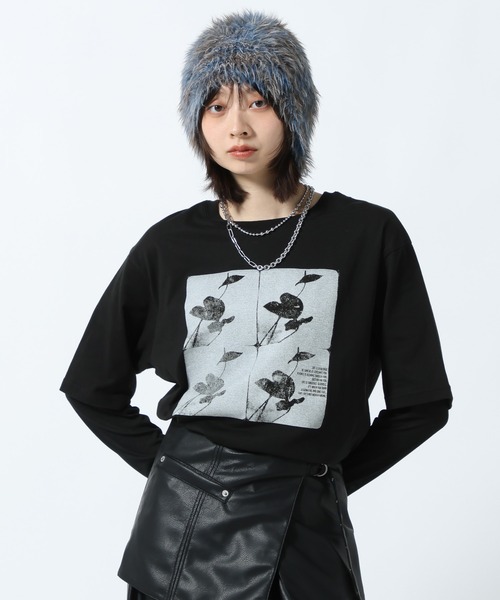PAGEBOY(ページボーイ)の「フラワーフォトレイヤードロンT(Tシャツ/カットソー・レディース・オフホワイト/ブラック・FREE)」の2枚目の写真