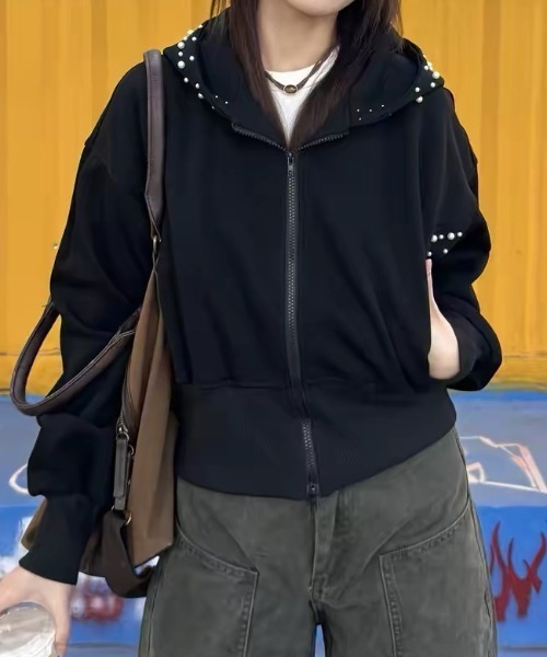 SHERU(シェル)の「パールデコクロップドジップパーカー(パーカー・レディース・ブラック・M)」の2枚目の写真