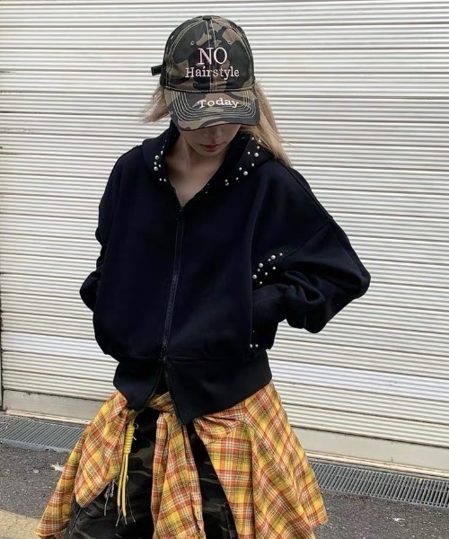 SHERU(シェル)の「パールデコクロップドジップパーカー(パーカー・レディース・ブラック・M)」の18枚目の写真