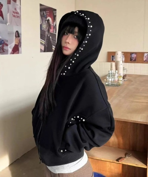 SHERU(シェル)の「パールデコクロップドジップパーカー(パーカー・レディース・ブラック・M)」の16枚目の写真