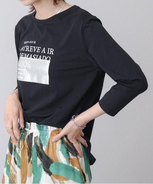 Bou Jeloud(ブージュルード)の「箔ロゴプリント五分袖Tシャツ(Tシャツ/カットソー・レディース・オフホワイト/ブラック/チャコールグレー・MEDIUM)」の1枚目の写真