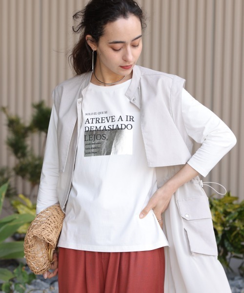 Bou Jeloud(ブージュルード)の「箔ロゴプリント五分袖Tシャツ(Tシャツ/カットソー・レディース・オフホワイト/ブラック/チャコールグレー・MEDIUM)」の15枚目の写真