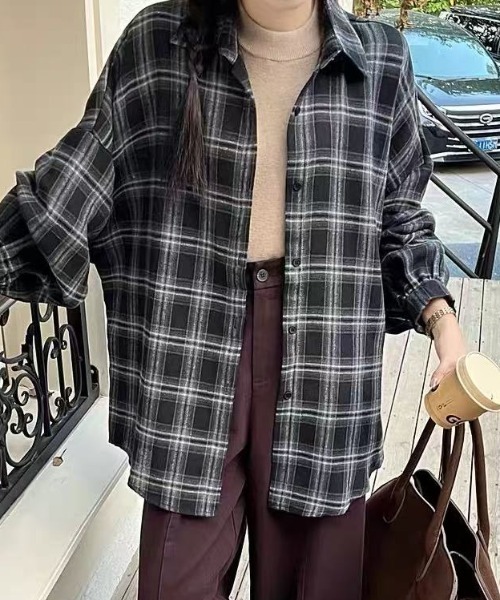 AVYL(アヴィル)の「オーバーサイズ ネルチェックシャツ(シャツ/ブラウス・レディース・ブルー/ブラック/イエロー/レッド・M)」の2枚目の写真