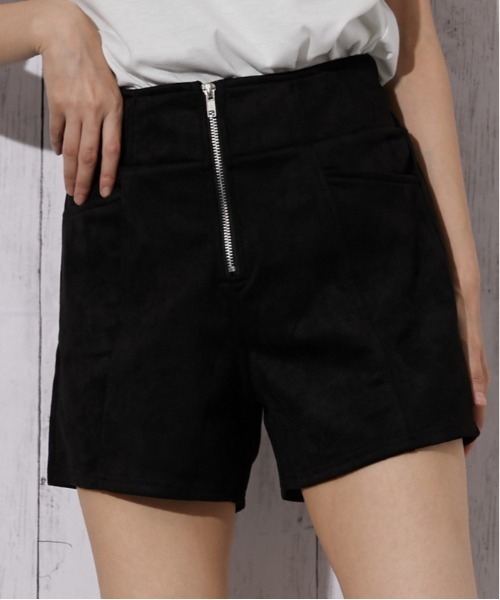 GORGE(ゴージ)の「スエード調 フロントZIPショートパンツ|全3色(その他パンツ・レディース・グレイッシュベージュ/ブラック/カーキ・F)」の2枚目の写真