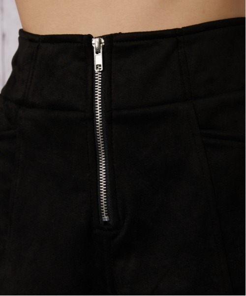 GORGE(ゴージ)の「スエード調 フロントZIPショートパンツ|全3色(その他パンツ・レディース・グレイッシュベージュ/ブラック/カーキ・F)」の17枚目の写真