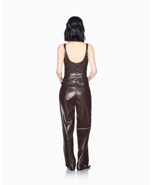 ARMANI EXCHANGE(アルマーニエクスチェンジ)の「【A|X アルマーニ エクスチェンジ】<ZOZO限定>PUコーティング ジャンプスーツ(サロペット/オーバーオール・レディース・ダークブラウン・0/8/6/4/2)」の3枚目の写真
