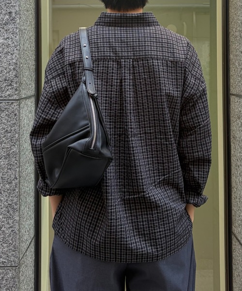 Never mind the XU / Chikashitsu+（ネバーマインド ザ エックスユー / チカシツプラス）の「【Chikashitsu +】daily hobo bag (2color) / 【チカシツプラス】デイリーボーボーバッグショルダーバッグ（ショルダーバッグ・メンズ・ブラウン/ブラック・ONE SIZE）」の6枚目の写真