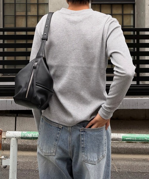 Never mind the XU / Chikashitsu+（ネバーマインド ザ エックスユー / チカシツプラス）の「【Chikashitsu +】daily hobo bag (2color) / 【チカシツプラス】デイリーボーボーバッグショルダーバッグ（ショルダーバッグ・メンズ・ブラウン/ブラック・ONE SIZE）」の22枚目の写真