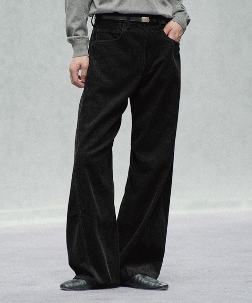 WYM LIDNM(ウィム バイ リドム)の「CURVED CORDUROY 5P PANTS(その他パンツ・メンズ・ブラック/オフホワイト/ダークブラウン・XS/L/S/M)」の1枚目の写真
