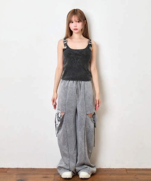 Pimil(ピミル)の「タンクトップ スクエアネック ショート丈 バックル付き リブ インナー(タンクトップ・レディース・ブラック/ベージュ・ONESIZE)」の14枚目の写真
