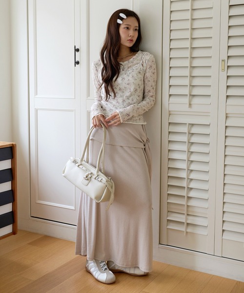 UNE MANSION（ユヌマンション）の「【2026AW新作アイテム】【UNE ORIGINAL】アシンメトリーVネックキャミソール＆ラブリー花柄カーディガンSET（Tシャツ/カットソー・レディース・クリーム/ブラウン/ピンク/ミント・MEDIUM/SMALL）」の18枚目の写真