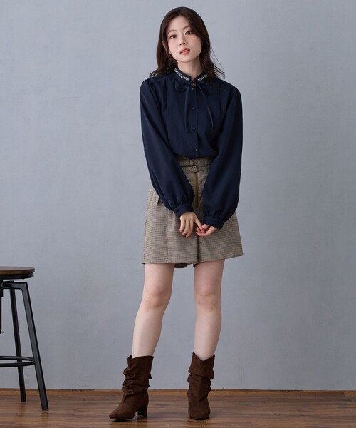 NICOLE CLUB（ニコル　クラブ）の「ダブルベルトショートパンツ（その他パンツ・レディース・ライトグレー/ベージュ・M）」の11枚目の写真