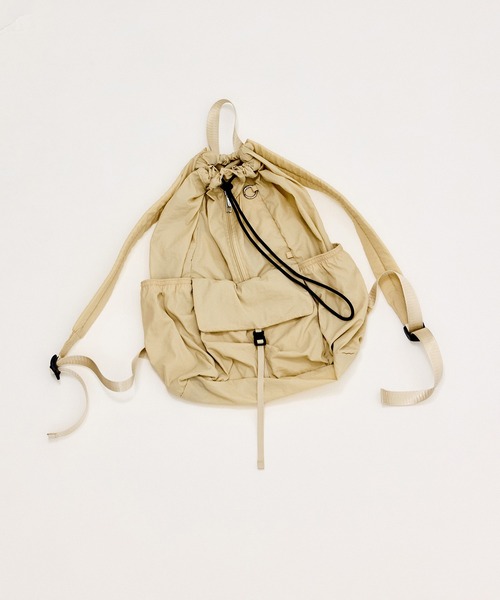ADAM ET ROPE'(アダムエロペ)の「【WEB限定】エアリーライトバックパック(バックパック/リュック・レディース・グレー/オフホワイト/ブラック・FREE)」の4枚目の写真