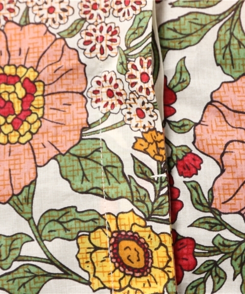 E hyphen world gallery MANIA（イーハイフンワールドギャラリーマニア）の「M ルーズパフスリーブブラウス（シャツ/ブラウス・レディース・オフホワイト/マルチ/ネイビー・FREE）」の4枚目の写真