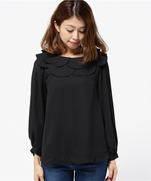 merlot plus(メルロープリュス)の「ダブルフラワー襟ブラウス2525(シャツ/ブラウス・レディース・ブラック/ベージュ/ネイビー/オフホワイト・FREE)」の9枚目の写真