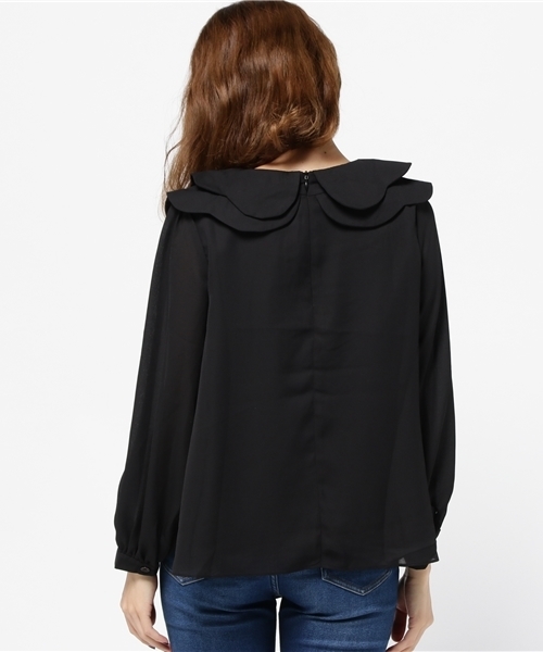 merlot plus(メルロープリュス)の「ダブルフラワー襟ブラウス2525(シャツ/ブラウス・レディース・ブラック/ベージュ/ネイビー/オフホワイト・FREE)」の11枚目の写真