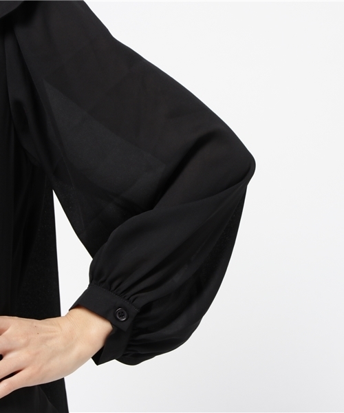 merlot plus(メルロープリュス)の「ダブルフラワー襟ブラウス2525(シャツ/ブラウス・レディース・ブラック/ベージュ/ネイビー/オフホワイト・FREE)」の13枚目の写真