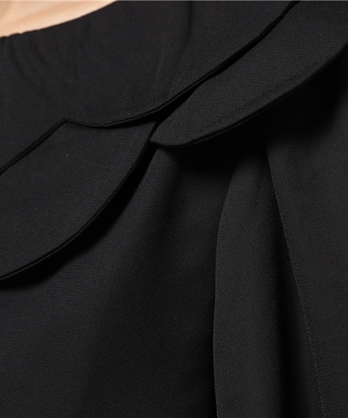 merlot plus(メルロープリュス)の「ダブルフラワー襟ブラウス2525(シャツ/ブラウス・レディース・ブラック/ベージュ/ネイビー/オフホワイト・FREE)」の8枚目の写真