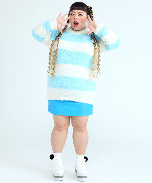 PUNYUS（プニュズ）の「フェイクレザータイトミニスカート（スカート・レディース・ブラック/レッド/ピンク/ブルー・1/4/3/2）」の2枚目の写真