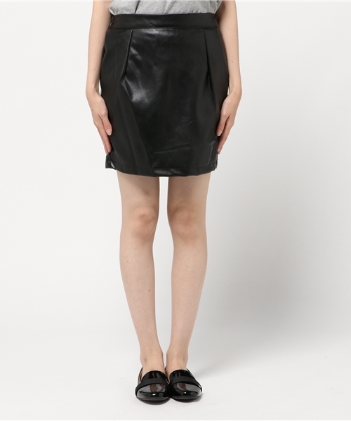 PUNYUS（プニュズ）の「フェイクレザータイトミニスカート（スカート・レディース・ブラック/レッド/ピンク/ブルー・1/4/3/2）」の13枚目の写真