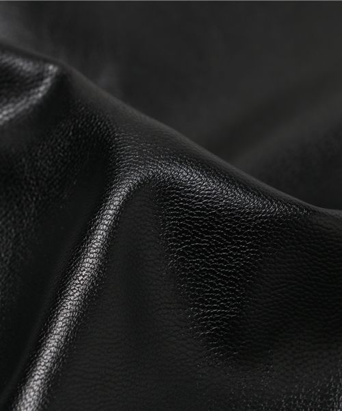 PUNYUS（プニュズ）の「フェイクレザータイトミニスカート（スカート・レディース・ブラック/レッド/ピンク/ブルー・1/4/3/2）」の12枚目の写真