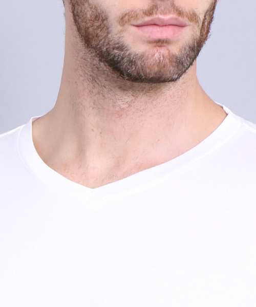 5351 POUR LES HOMMES（ゴーサンゴーイチプールオム）の「シルフィースムースプリントＶネック（Tシャツ/カットソー・メンズ・オフホワイト/カーキ/ブラック・2/3/1）」の7枚目の写真
