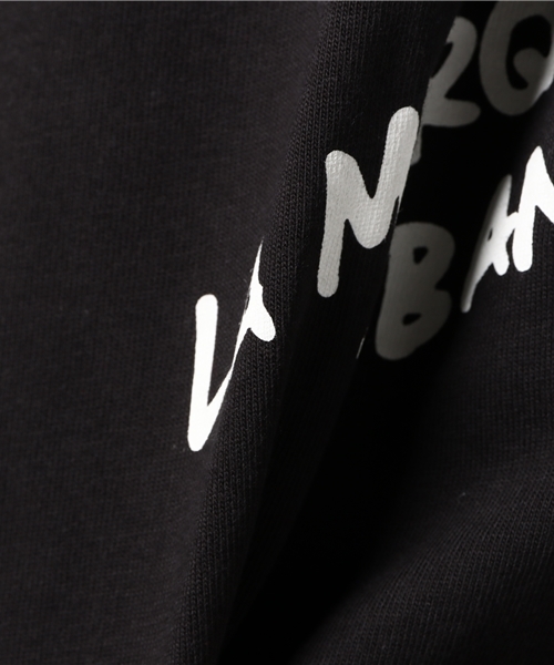 adidas（アディダス）の「オリジナルス Tシャツ[NYC GRAFFITI TEE]（Tシャツ/カットソー・メンズ・ブラック/ホワイト・XX-LARGE/MEDIUM/XXX-LARGE/LARGE/X-LARGE/X-SMALL/SMALL）」の8枚目の写真