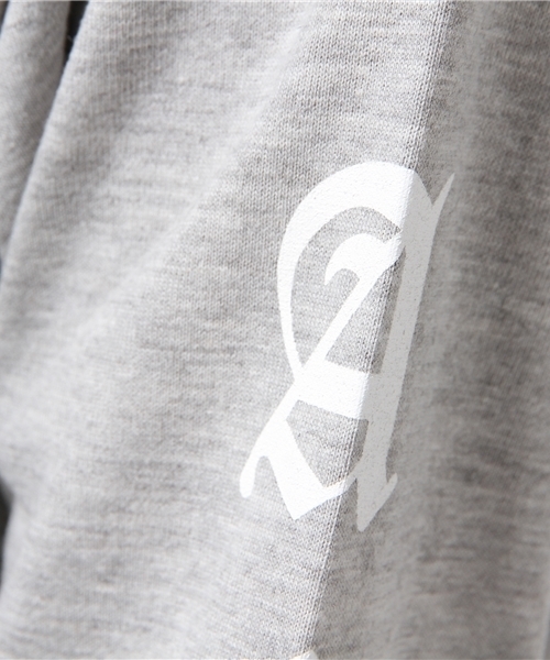 Honeys（ハニーズ）の「袖ロゴプリントＴシャツ（Tシャツ/カットソー・レディース・ブラック/カーキ/オフホワイト/杢グレー・S/M/L）」の11枚目の写真