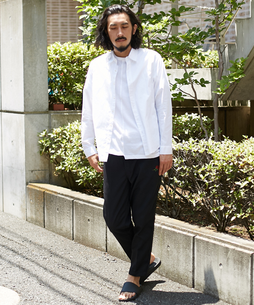 AMERICAN RAG CIE(アメリカンラグシー)の「アメリカンラグシーオリジナル 刺繍入ブロードシャツ(シャツ/ブラウス・メンズ・ホワイト/サックスブルー/ダークグリーン/ブラック・1/2)」の12枚目の写真