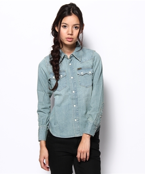 NANO universe（ナノユニバース）の「NU別注デニムウェスタンシャツ（シャツ/ブラウス・レディース・ブルー/ライトブルー・SMALL/MEDIUM）」の2枚目の写真