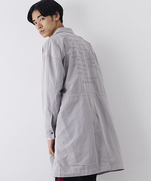 DIET BUTCHER（ダイエットブッチャー）の「【DIET BUTCHER SLIM SKIN】エンブロイダリーロングコーチコート（ステンカラーコート・メンズ・ブラック/グレー・1/2）」の3枚目の写真