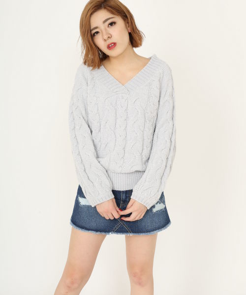ENVYM（アンビー）の「ケーブルモールＶネックニット（ニット/セーター・レディース・ホワイト/グレー/ピンク/ブルー・FREE）」の3枚目の写真