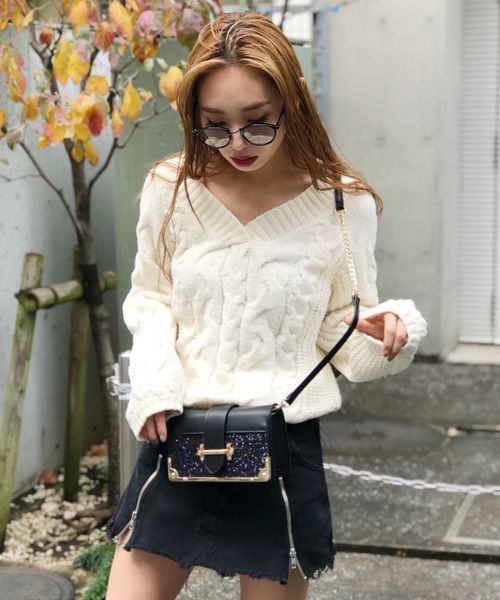 ENVYM（アンビー）の「ケーブルモールＶネックニット（ニット/セーター・レディース・ホワイト/グレー/ピンク/ブルー・FREE）」の2枚目の写真