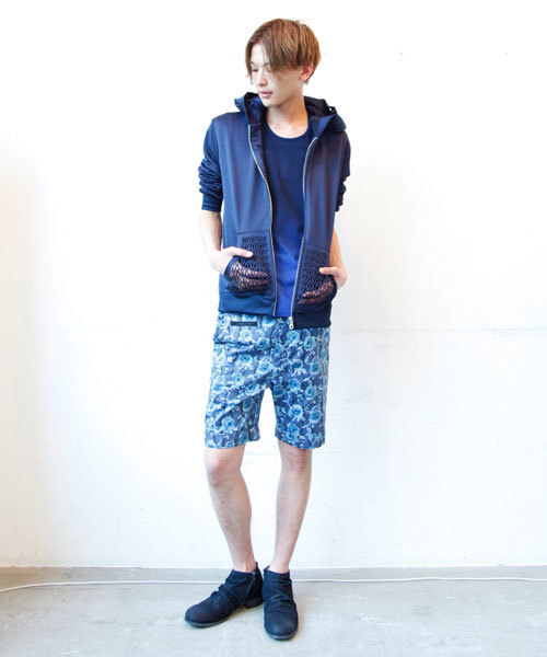 MIDWEST（ミッドウエスト）の「ANREALAGE×MIDWEST 別注レーザーパーカー（パーカー・メンズ・ブラック/ネイビー・2/1）」の14枚目の写真