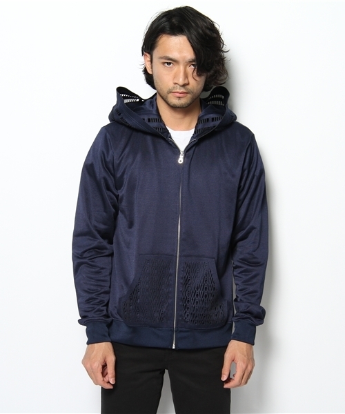 MIDWEST（ミッドウエスト）の「ANREALAGE×MIDWEST 別注レーザーパーカー（パーカー・メンズ・ブラック/ネイビー・2/1）」の4枚目の写真