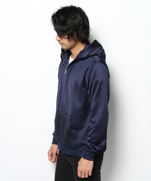 MIDWEST（ミッドウエスト）の「ANREALAGE×MIDWEST 別注レーザーパーカー（パーカー・メンズ・ブラック/ネイビー・2/1）」の5枚目の写真