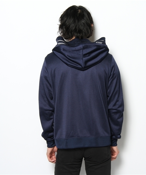 MIDWEST（ミッドウエスト）の「ANREALAGE×MIDWEST 別注レーザーパーカー（パーカー・メンズ・ブラック/ネイビー・2/1）」の6枚目の写真